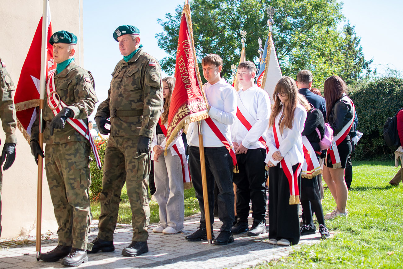 Upamiętniono więźniów byłego, stalinowskiego obozu pracy w Rusku [FOTO] 